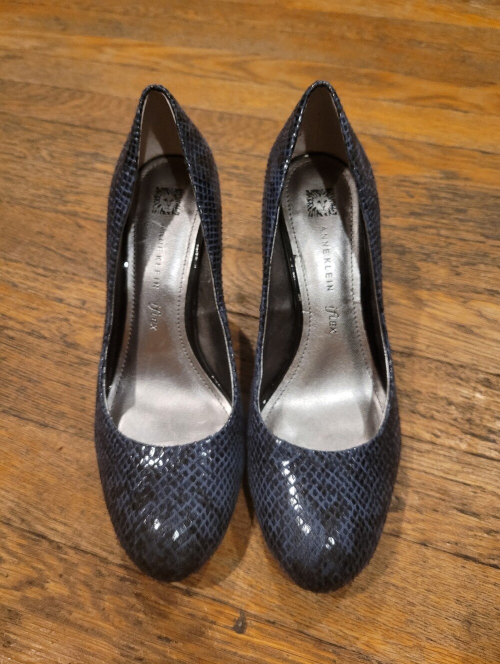 Size 6.5 Anne Klein IFlex Navy Blue Snake Embossed Leather Pumps Heels Like New!
